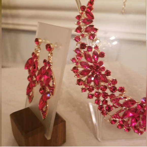 NEW Necklace and Crystal Earrings Cluster Flower Jewelry Set Red Gold - Picture 8 of 8